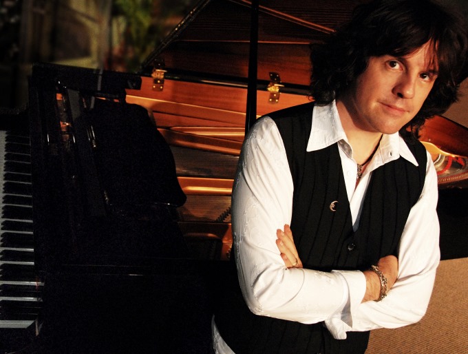 BobMalone_Piano_Hi680x514