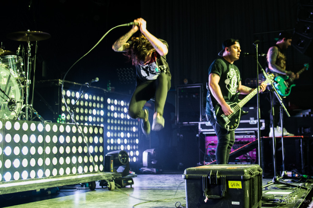 1602_SleepingWithSirens_042